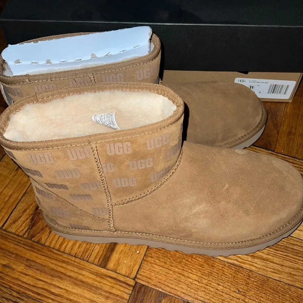 NIB UGG classic mini II UGg print boots men’s size: 11